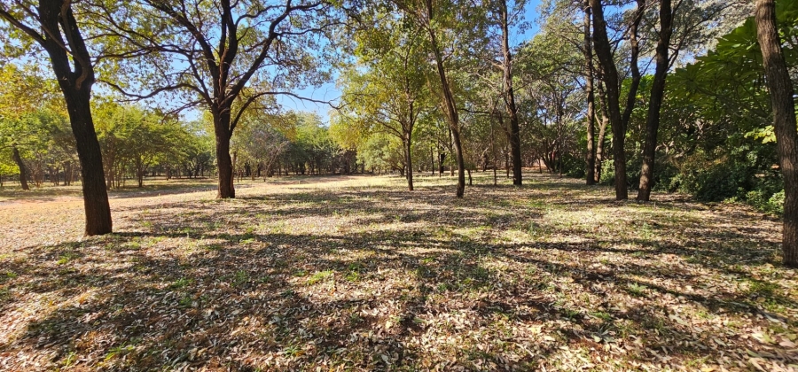 6 Bedroom Property for Sale in Hartbeesfontein North West
